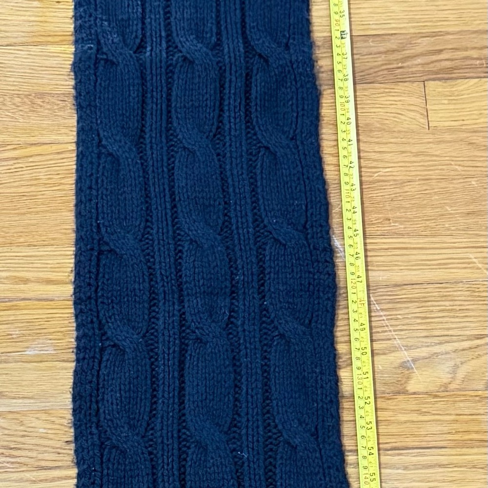 Abercrombie & Fitch Chunky Cable Knit Scarf with Moose Logo, Unisex - Picture 13 of 17